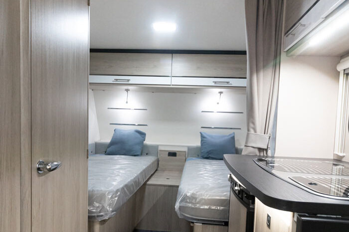 CARAVELAIR, ANTARES Style 450 cheio