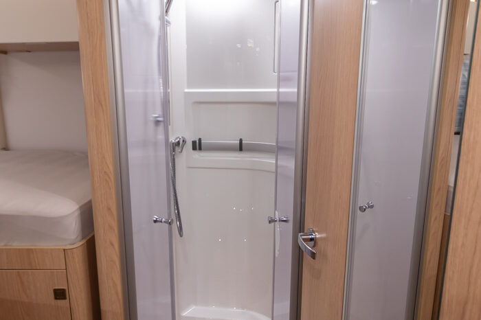 HYMER, BMC-i 680 Blackline cheio