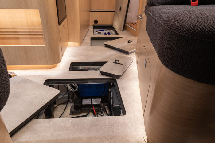 HYMER, BMC-i 680 Blackline cheio