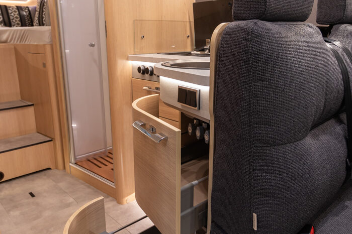 HYMER, BMC-i 680 Blackline cheio