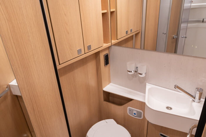 HYMER, BMC-i 680 Blackline cheio